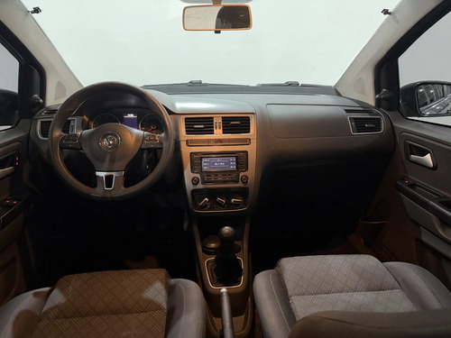 Volkswagen Suran 1.6 Comfortline 101cv 2015