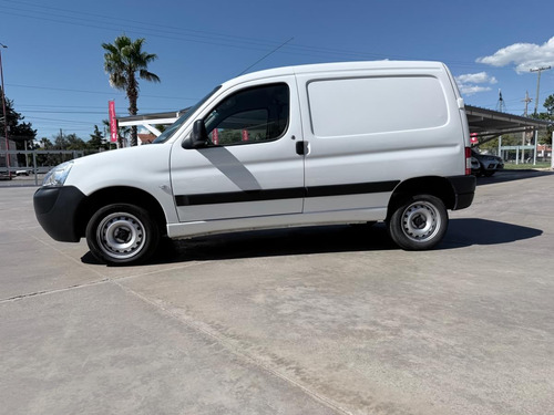 Peugeot Partner Patagónica 1.6 Furgon Confort 2024