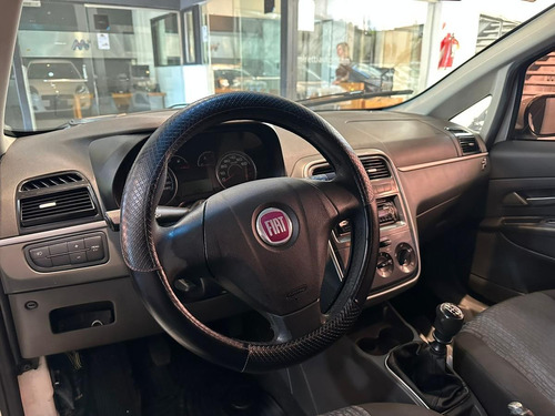 Fiat Punto 1.4 Attractive C/radio Integrada 2011