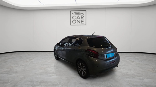 Peugeot 208 1.6 FELINE L16 2017