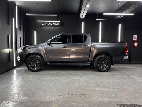 Toyota Hilux 2.8 TDI 4X2 DC SRX AT6 L21 2022
