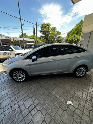Ford Fiesta Kinetic 1.6 Sedan Titanium Powershift 120cv 2018