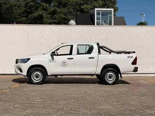 Toyota Hilux 2.4 Dc 4x4 Tdi Dx 2022
