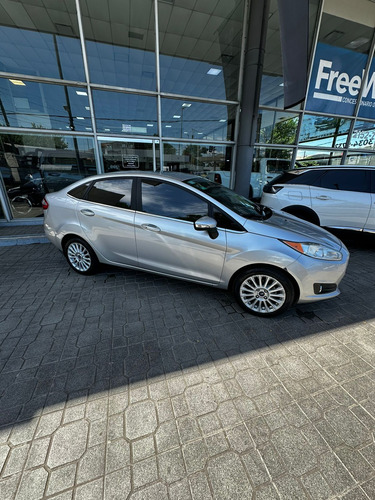 Ford Fiesta Kinetic 1.6 Sedan Titanium Powershift 120cv 2018