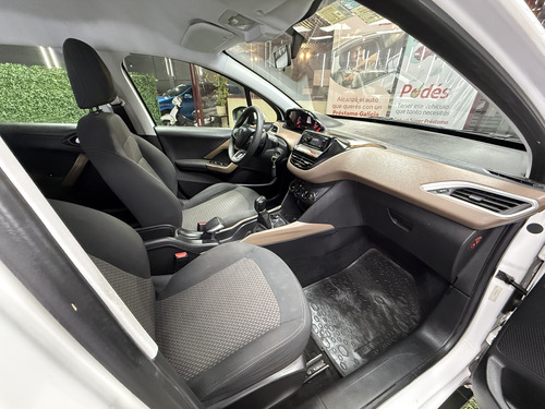 Peugeot 2008 1.6 Active 2017