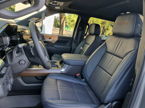 Chevrolet Silverado 5.3 V8 High Country 2026