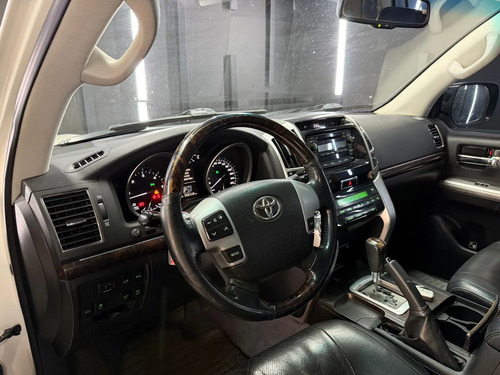 Toyota Land Cruiser 4.5 D4-D 200 VX AT 2013