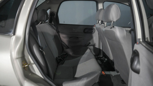 Chevrolet Corsa Classic 1.6 Gl Aa 4P 2009