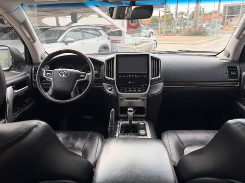 Toyota Land Cruiser 200 4.5 D4-D Vx At 2017