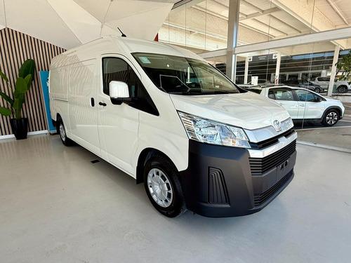 Toyota Hiace 2.8 Tdi Furgón 6at L2h2 3a 5p 2025
