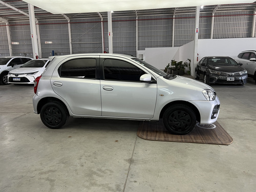 Toyota Etios 1.5 Sedan Xs 2018