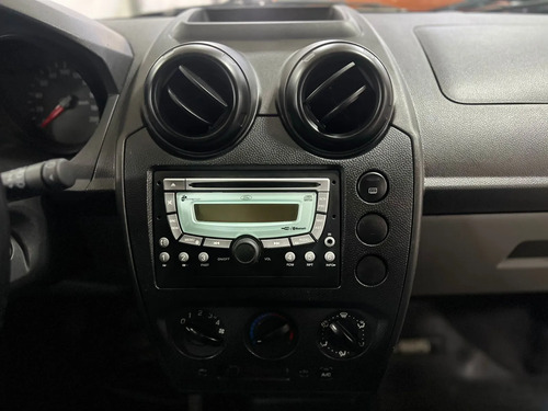 Ford Fiesta 1.6 Ambiente Mp3 2009