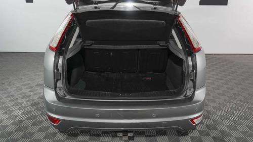 Ford Focus 2 2.0 Ghia Mt 2010