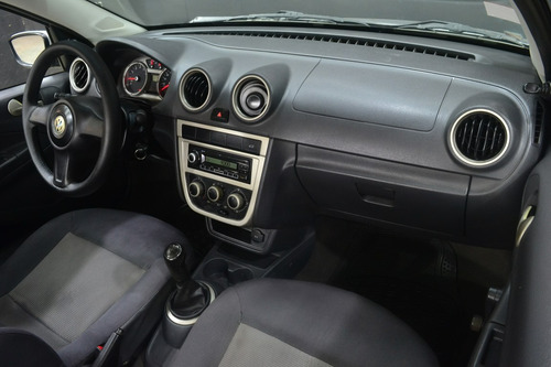 Volkswagen Voyage 1.6 Comfortline 101cv 2011