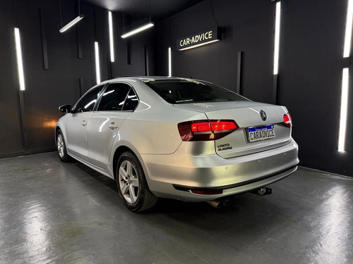 Volkswagen Vento 2.5 170HP ADVANCE PLUS TIPTRONIC L15 2016