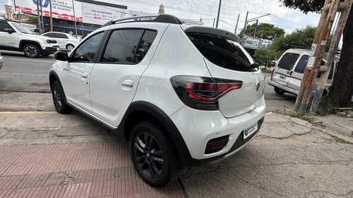 Renault Stepway 1.6 16V Intens C.A.B At 2023