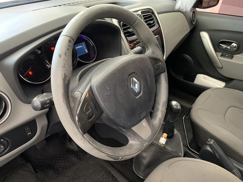 Renault Logan 1.6 Privilege 105cv 2015