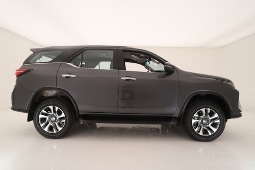 Toyota SW4 2.8 Srx 204Cv 4X4 7As At 2025