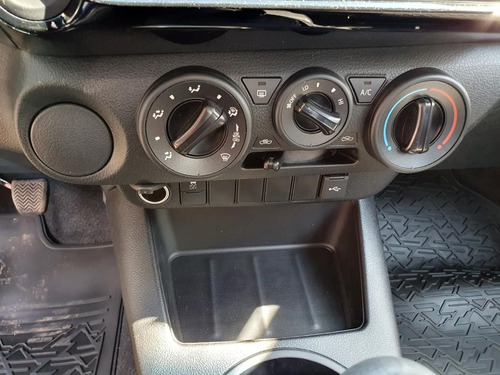 Toyota Hilux 2.8 Cd Srv 177cv 4x2 At 2025