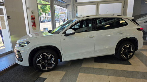 Volkswagen Tiguan VOLKSWAGEN TIGUAN R-LINE 250TSI DSG FC 2025