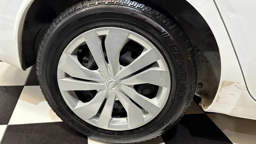 Nissan Versa 1.6 Sense Mt 2022