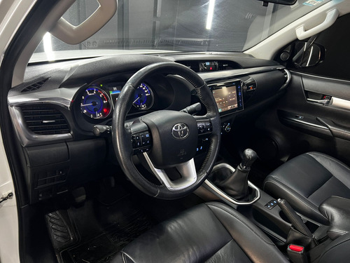 Toyota Hilux 2.8 TDI 4X4 DC SRX L16 2016