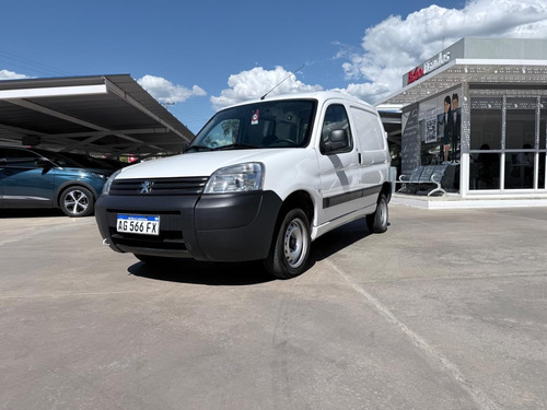 Peugeot Partner Patagónica 1.6 Furgon Confort 2024