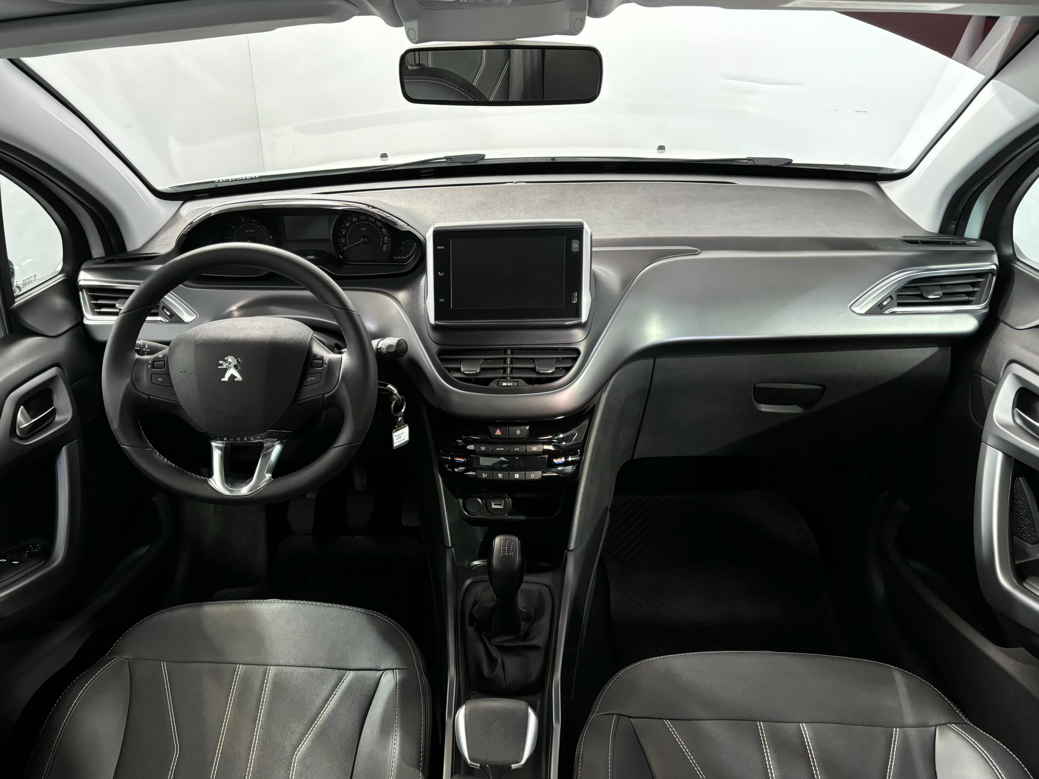 Peugeot 2008 1.6 FELINE L/22 2022