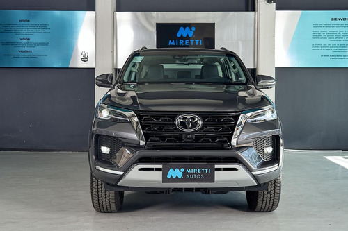 Toyota SW4 2.8 Srx 177cv 4x4 7as At 2025