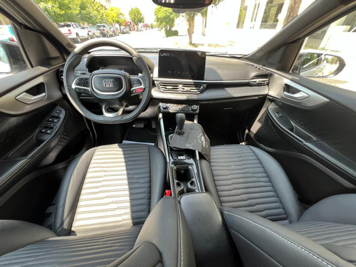 Fiat FASTBACK TURBO 270 AT 2024