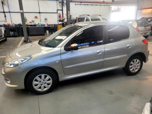 Peugeot 207 1.4 Sedan Hdi Xs 2012