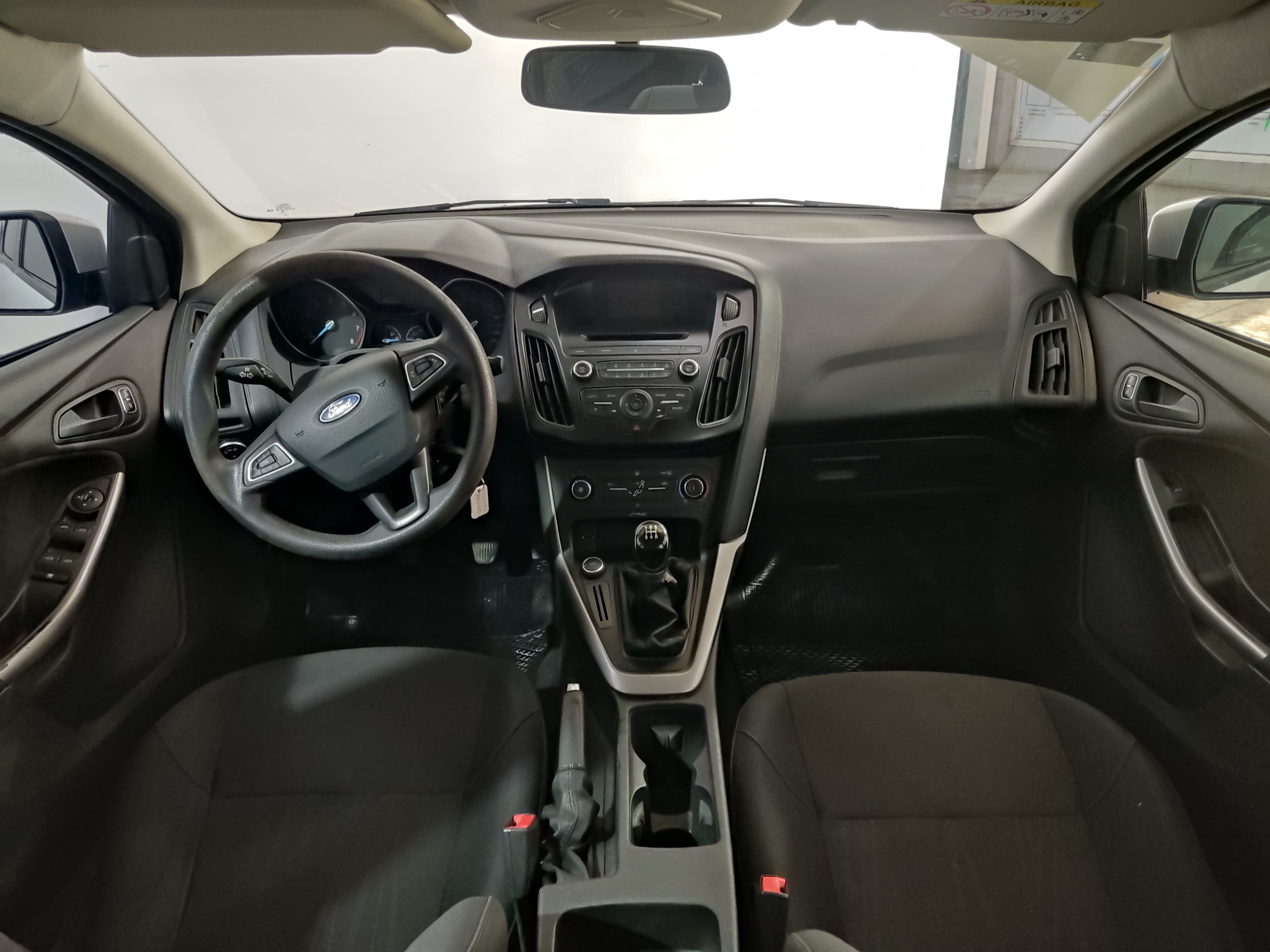 Ford Focus 1.6 MT S 4P 2016