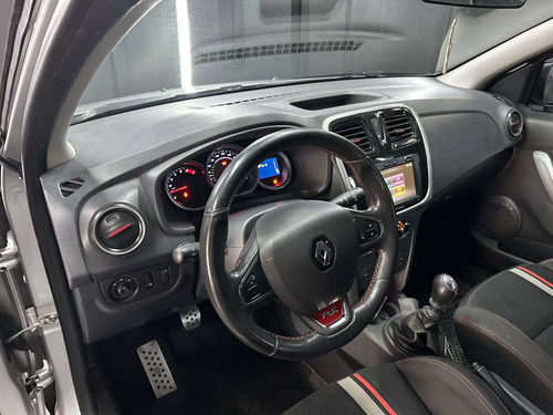 Renault Sandero 2.0 16V RS L16 2016