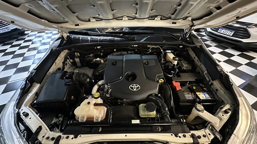 Toyota Hilux Pick-Up 2.8 Cd Srv 177cv 4x4 2016