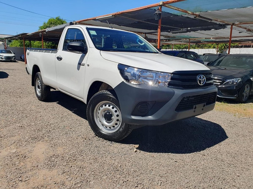 Toyota Hilux 2.8 Cd Srv 177cv 4x2 At 2025