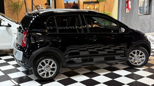 Volkswagen Up! 1.0 Cross Up! 2017