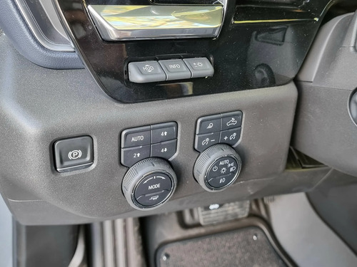 Chevrolet Silverado 5.3 V8 High Country 2026