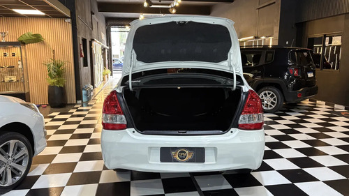 Toyota Etios 1.5 Sedan Xls 2016