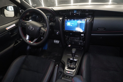 Toyota Hilux SW4 2.8 Tdi Gr-s 4x4 7as 6at 2025