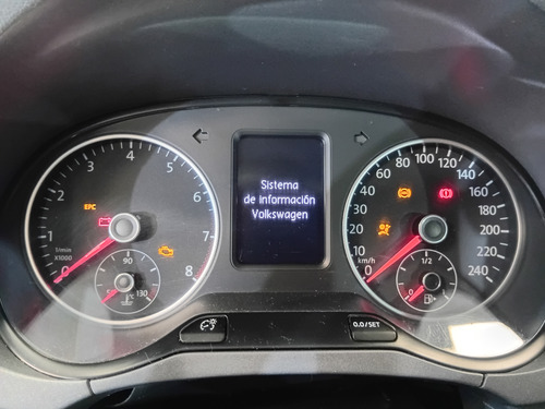 Volkswagen Suran 1.6 Highline L/15 2015