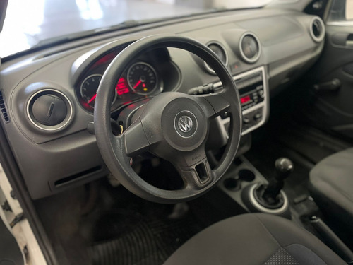 Volkswagen Voyage 1.6 Trenline 101cv 2016