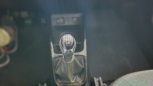 Renault Kwid 1.0 Sce 66Cv Iconic Outsider 2026