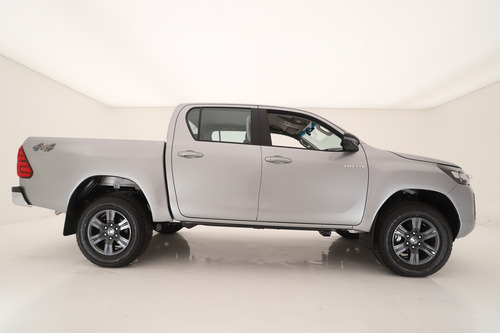 Toyota Hilux Pick-Up 2.8 Cd Sr 204Cv 4X4 2025