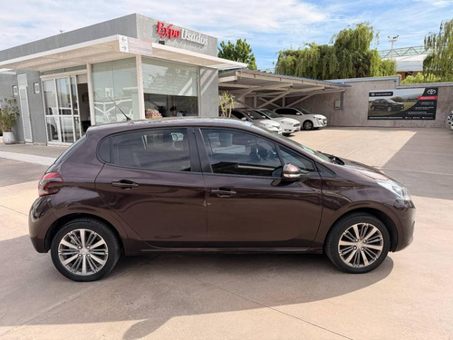 Peugeot 208 1.6 5p Feline 2020