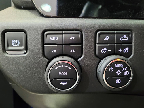 Chevrolet Silverado 5.3 V8 4X4 Z71 TRAIL BOSS AT10 2026