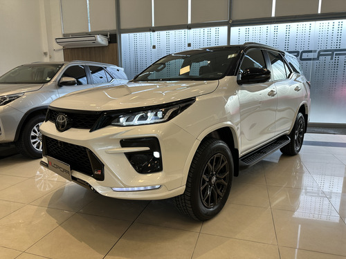 Toyota SW4 2.8 Tdi Gr-s 4x4 7as 6at 2025