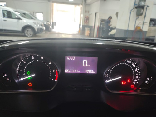 Peugeot 2008 feline 1.6 2018