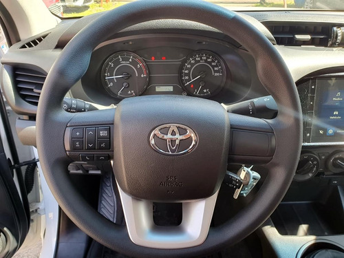 Toyota Hilux 2.8 Cd Srv 177cv 4x2 At 2025
