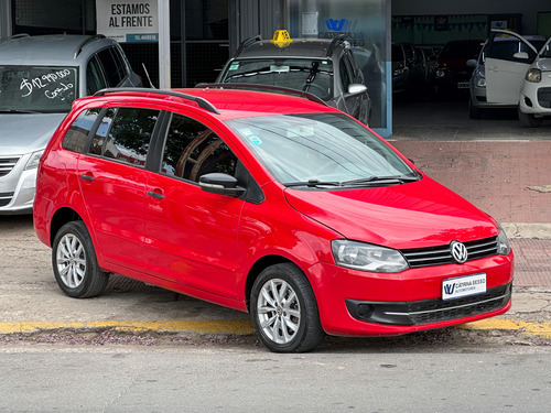 Volkswagen Suran 1.6 Comfortline 101cv 2014