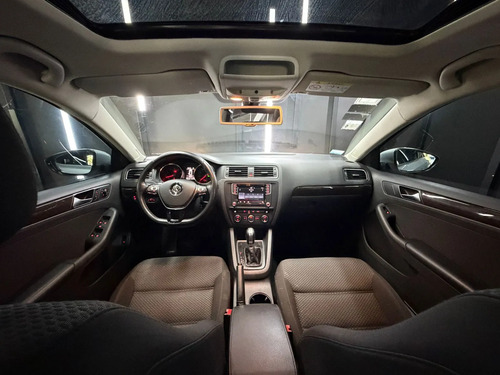 Volkswagen Vento 2.5 170HP ADVANCE PLUS TIPTRONIC L15 2016